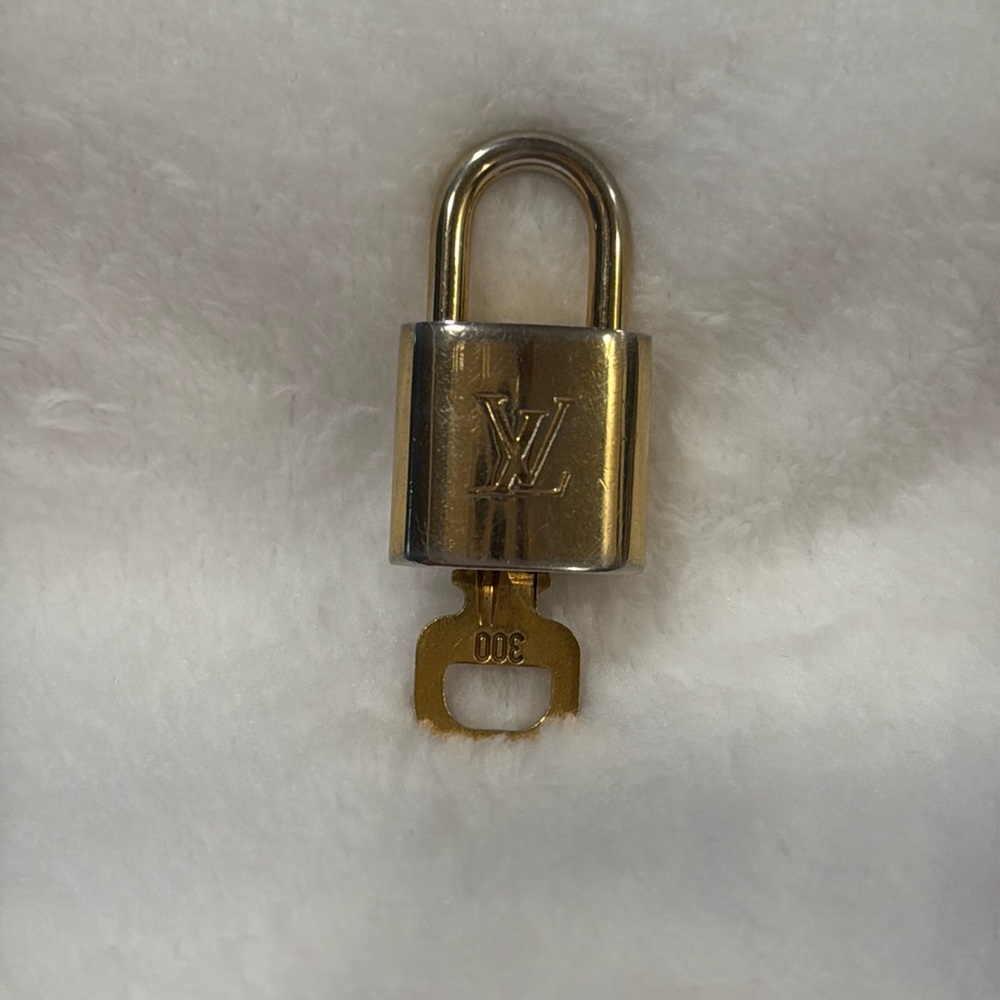 Authentic Louis Vuitton Lock and Key #300
